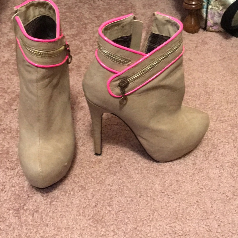 Maachi Tan with Hot pink piping leather ankle boots